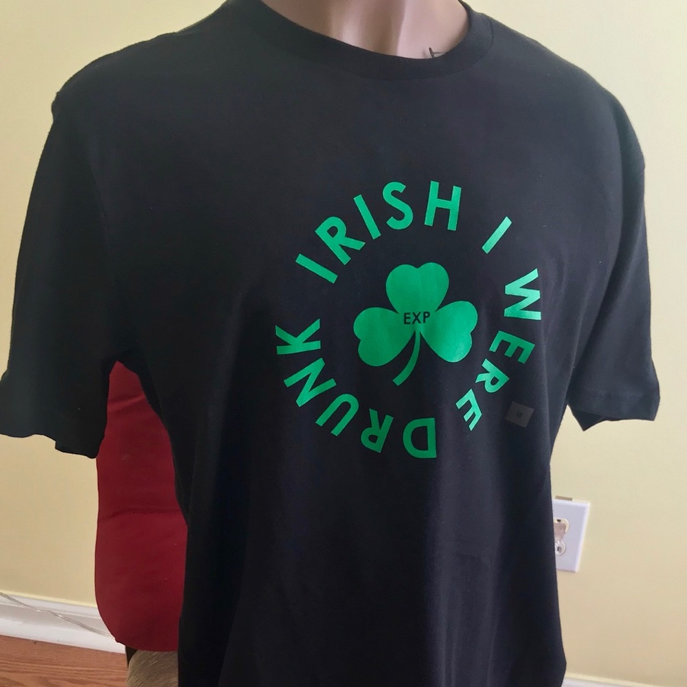 Men’s Express medium t-shirt. NWT